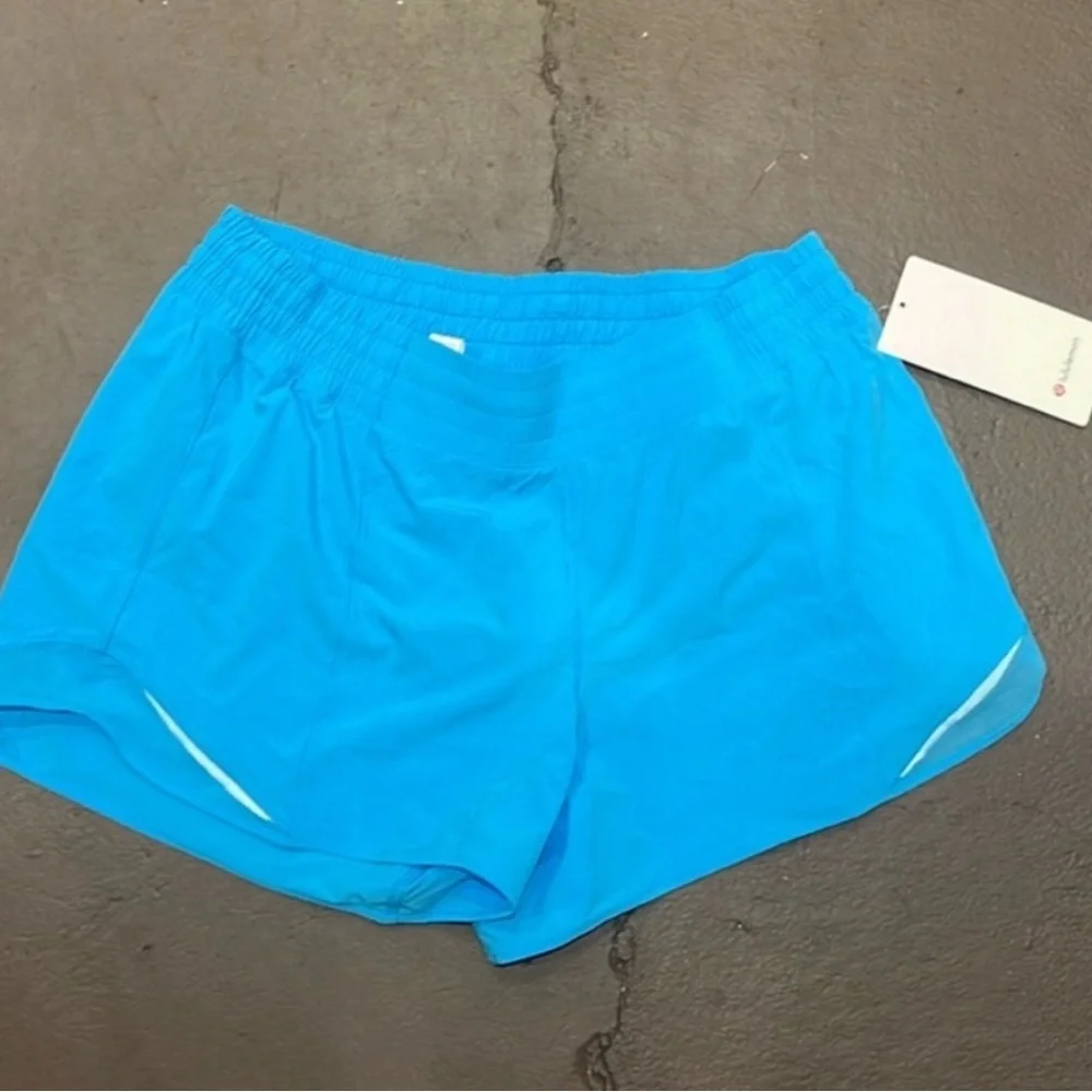 lululemon athletica Women's Blue Shorts - Picture 2 of 4
